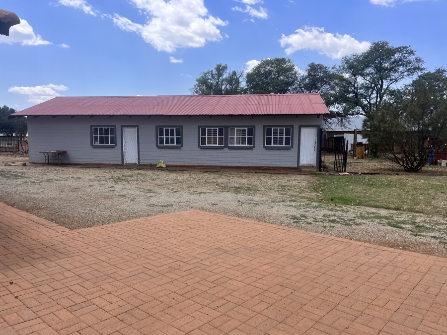 4 Bedroom Property for Sale in Agricultural Holding 400 North West